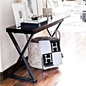 Designer like “H” blanket